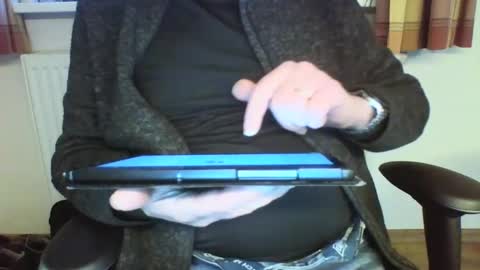 mik online show from January 3, 3:01 pm