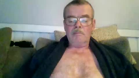 mikael42 online show from April 7, 6:43 pm