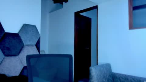 Mikaela blondie bigass online show from June 10, 7:57 pm
