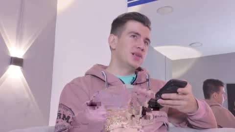 mikael online show from April 7, 3:30 am