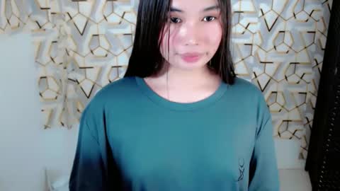 Snapshot of mikayla_slut chatting on October 18, 2:27 am Kyla online show from October 18, 2:27 am