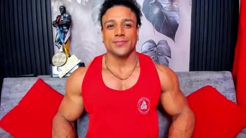 Snapshot of mike_estevess chatting on October 6, 12:17 am online show from October 6, 12:17 am