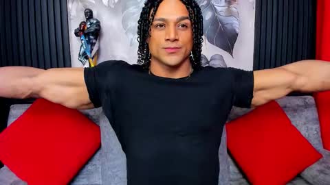 Snapshot of mike_estevess chatting on October 8, 2:01 pm online show from October 8, 2:01 pm