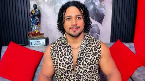   online show from February 25, 11:25 am