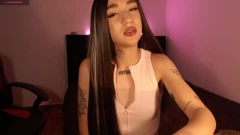 Snapshot of mikee_g chatting on December 27, 7:08 am ZARA BLARE online show from December 27, 7:08 am
