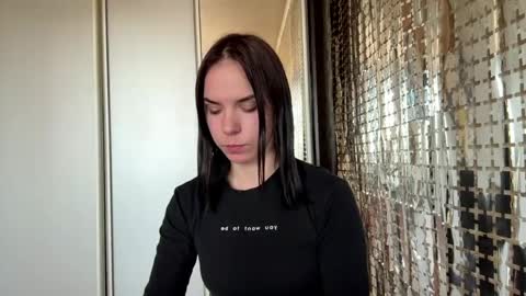 Mila online show from April 21, 7:15 am