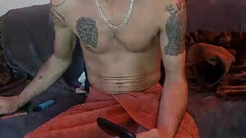 Snapshot of mikesexyslim chatting on October 21, 2:49 am mikesexyslim online show from October 21, 2:49 am