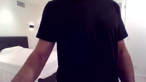 Snapshot of mikewilson09 chatting on October 17, 2:26 am mikewilson09 online show from October 17, 2:26 am