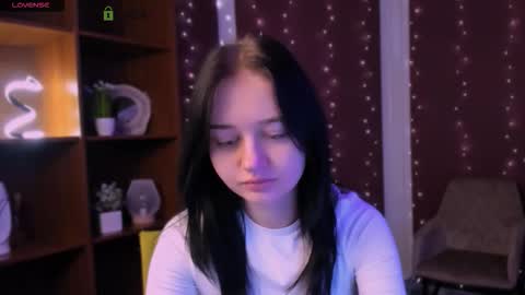 miki_ti online show from November 11, 6:04 am