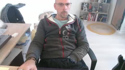 mikmik91 online show from October 1, 9:52 am