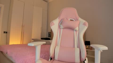 miko_moonn online show from October 8, 4:18 am