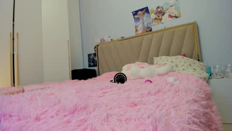 miko_moonn online show from October 18, 5:44 am