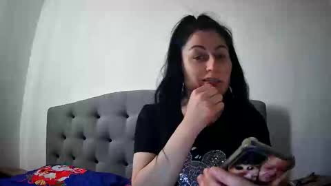 Mikyloveu online show from April 8, 3:26 pm