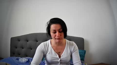 Mikyloveu online show from March 4, 3:15 pm