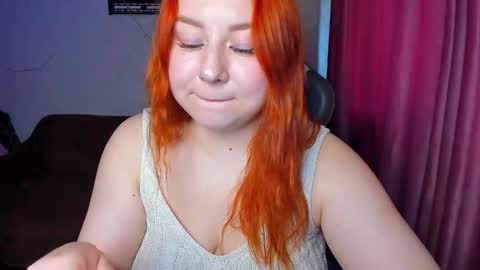 Snapshot of mila_foxxxy chatting on September 10, 7:31 am Mila shy sensual person  online show from September 10, 7:31 am