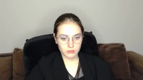 mila_keyy online show from March 13, 8:45 pm