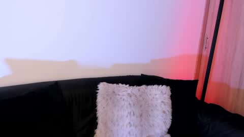     online show from June 11, 2:00 am