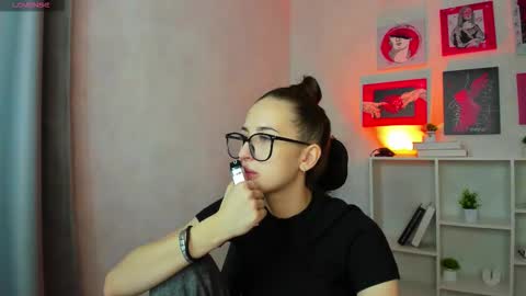 mila_niki online show from November 19, 2:11 am