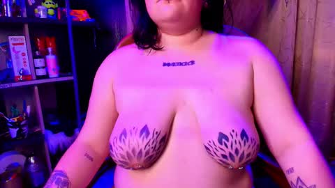 Milaanddalia online show from December 3, 9:37 pm