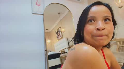 miladiosa online show from March 20, 1:38 pm