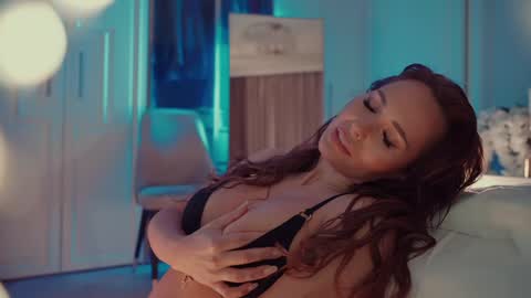        online show from February 1, 7:55 pm