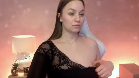 Mila Fleur online show from April 6, 2:07 pm