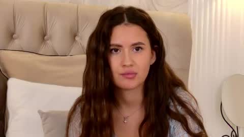 milaleoneli online show from March 26, 4:01 pm