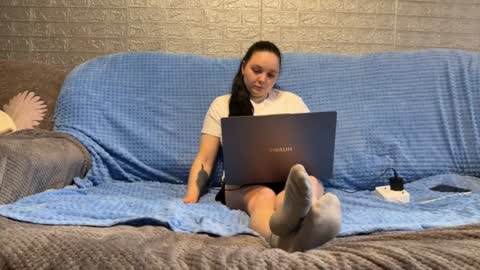 milamisss online show from April 12, 1:26 pm