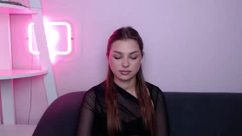 milanaangelas online show from April 4, 4:52 am