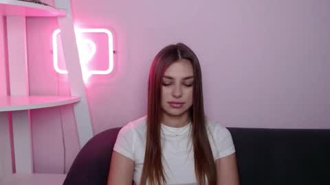 milanaangelas online show from March 7, 6:02 am