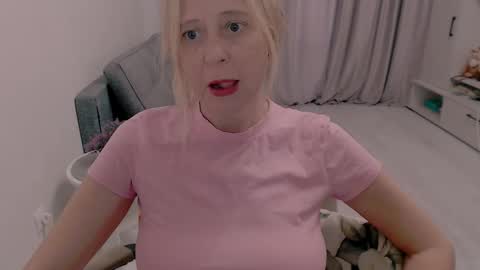 Snapshot of milanav chatting on October 21, 6:51 am Milena online show from October 21, 6:51 am