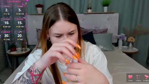 milanaxhoney online show from February 28, 2:26 am