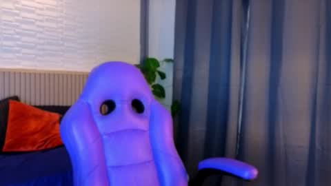 milena_lawson online show from January 9, 12:44 pm