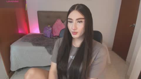 Miley online show from May 30, 2:37 pm