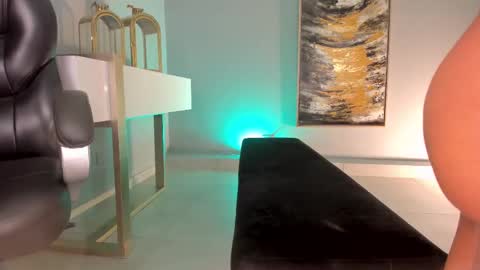 Miley Cruz  IG miley model23 online show from October 18, 7:51 pm