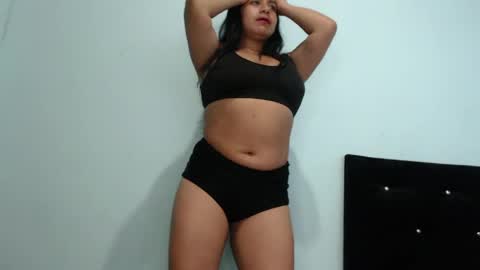 Anay velez online show from April 17, 5:10 am