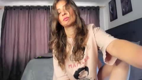 Victoria  online show from October 30, 7:25 pm