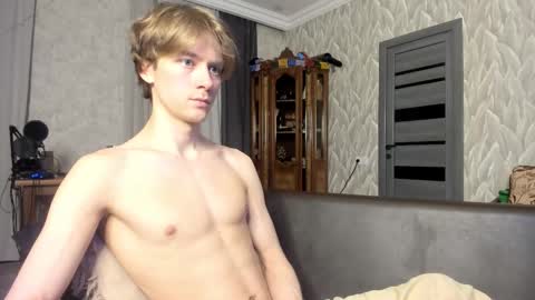 Isaac online show from March 3, 7:21 pm