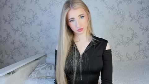 Snapshot of milky_waybaby chatting on February 5, 5:09 am Vivian online show from February 5, 5:09 am