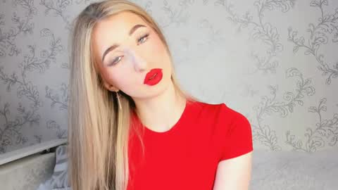 Snapshot of milky_waybaby chatting on January 18, 5:41 am Vivian online show from January 18, 5:41 am