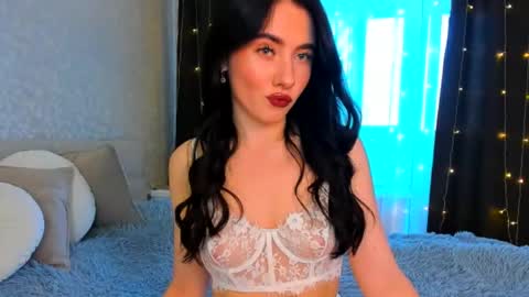 milla moore online show from November 20, 11:42 am