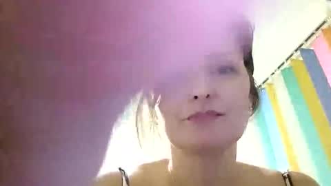 millenabella online show from April 4, 7:10 pm