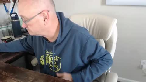 millenium0129 online show from October 30, 6:19 pm