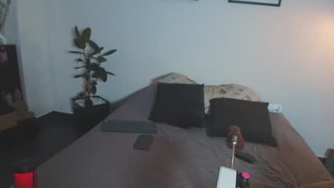 Mila  online show from February 8, 5:50 pm