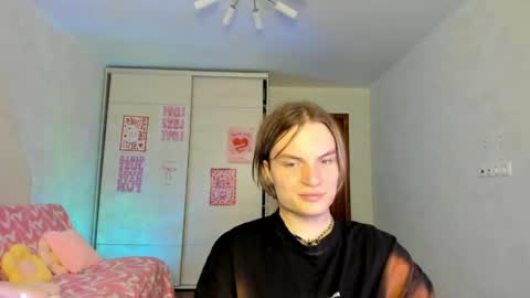 mili-kira online show from May 26, 8:26 pm