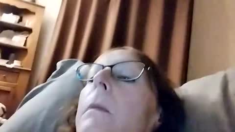miloanj online show from April 28, 5:34 am