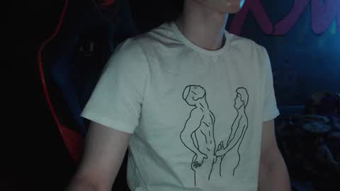 Max online show from February 9, 11:51 pm