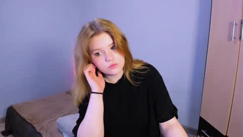 hi Im Mina  online show from November 8, 2:03 am