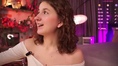 Snapshot of mind__game chatting on September 13, 7:44 am Frances  Next streams Thu Fri Sat 8am -  4pm GMT3 online show from September 13, 7:44 am