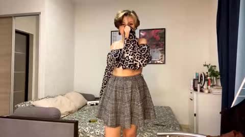 Luna Moon online show from October 19, 7:18 pm